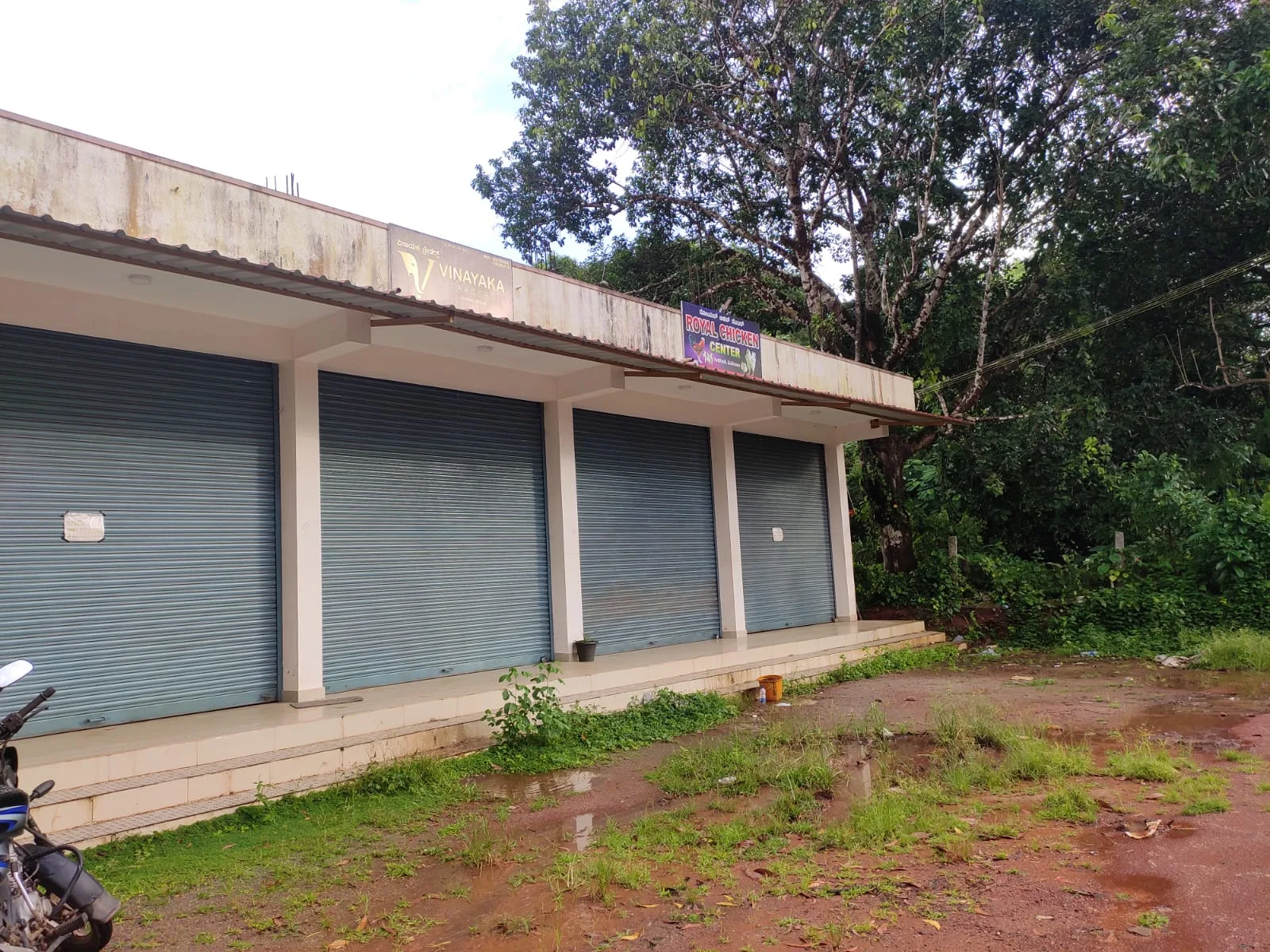 2 shops for rent in Golimara,Yadthady - Ideal for Ice Cream Parlour, Grocery Store