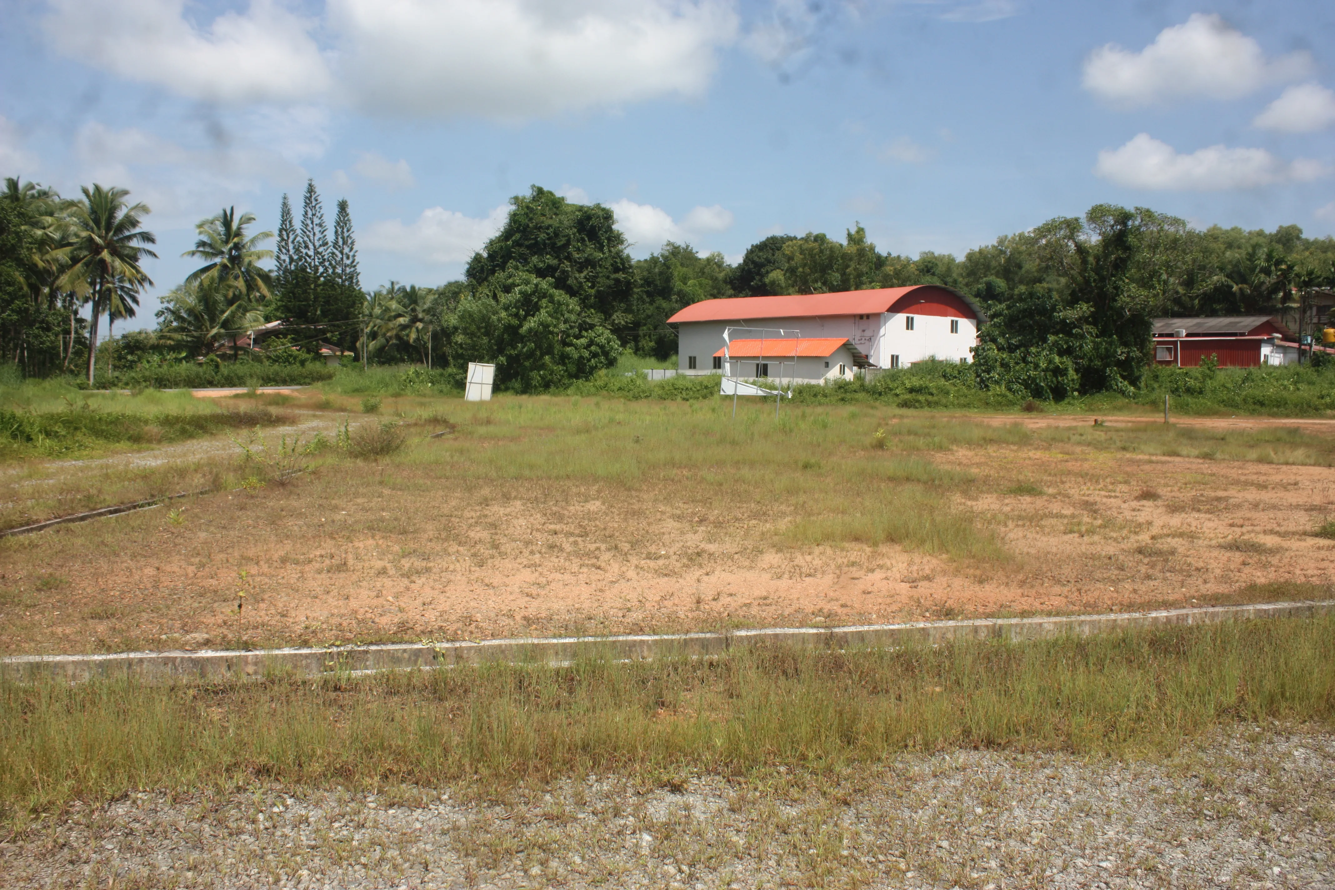 4 cents layout plot available for sale in Yedthady. Very close to Saibrakatte